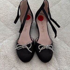 Cynthia Rowley Black Dress Shoes with Bow Accent